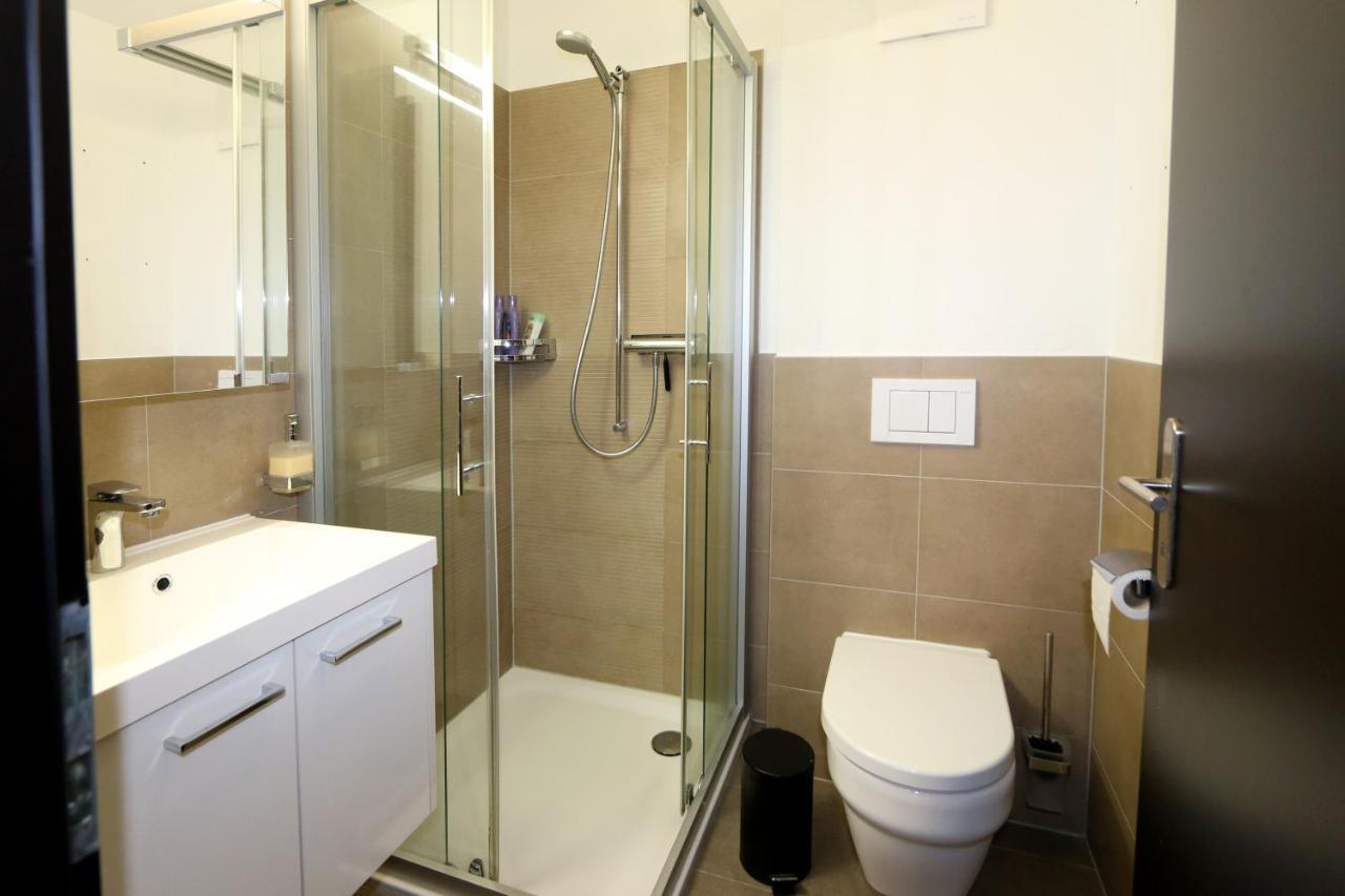 Hollywood 1 - A Luxury, Comfortable And Spacious Apartment Located Directly On The Slopes! 萨斯费 外观 照片